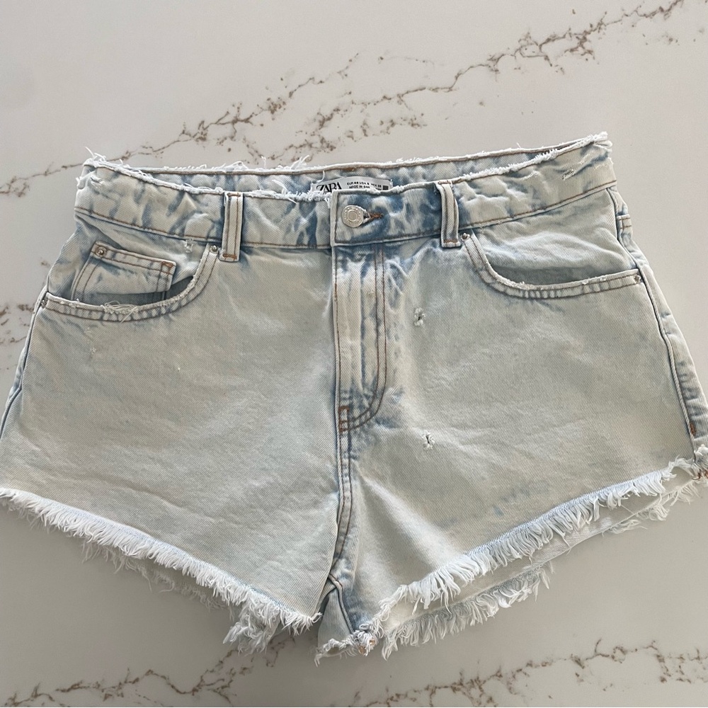 ZARA HIGH WAIST RIPPED BLACK DENIM JEAN SHORTS! - Picture 3 of 7